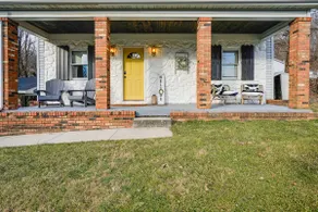 Zanesville Apartment w/ Porch - 3 Mi to Downtown! - Image 3