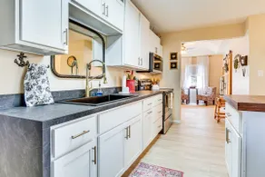Zanesville Apartment w/ Porch - 3 Mi to Downtown! - Image 2