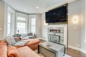 Spacious Condo w/ Deck ~ 3 Mi to Downtown Chicago! - Image 5