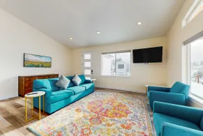 3BR water view home with deck & open layout - Image 5