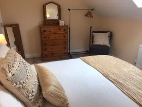 5 Guests - Helens House Derry City Centre - 3 Bed - Image 2
