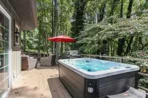 Haven on the Creek Beautiful Creekside Retreat - Image 4