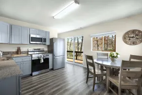White Oak Landing Spacious 6 BDR w/ Boat Slip! - Image 4
