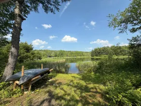 Lakeside 5-BR Home in Idyllic Berkshires - Image 2