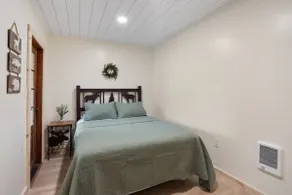 Squam waterfront 2 bed 2bath (Suite 8) - Image 4
