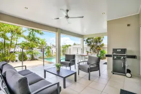 The Anchorage - Ultimate Waterfront Villa - Image 3