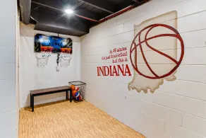 Family retreat | scenic views | indoor playground - Image 5