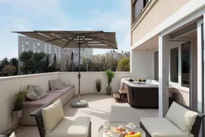 Glow luxury apartment with terrace and jacuzzi - Image 5