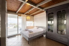 Sunny Loft with a Panoramic View - Image 2