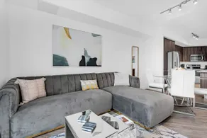 Sleek Doral Retreat 1 Bed Oasis With Free Parking - Image 4