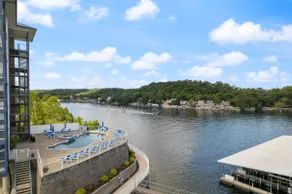 Serene Lake View and Easy Access to Local Delights - Image 5
