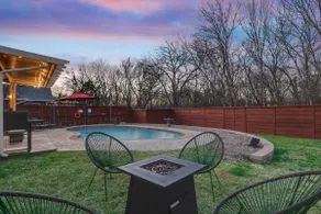 Glamorous 4BR 2,5BA Holiday Home with Pool, Game Room & Fire Pit - Image 5