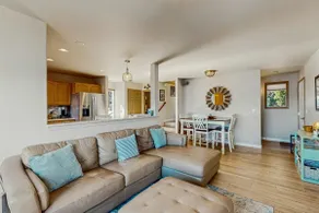 Huge 3BR Lakefront - Hot Tub - Dock - Deck - Image 4