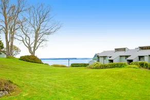 3BR Bayview 1st-Floor | Deck | Pool - Image 3