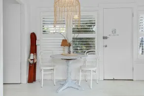 Adrift - Pet-friendly - 5 min Walk to Bay - Rustic Charm - Image 4