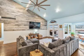 The Ascent - Waterfront Home w Private Dock - Image 4