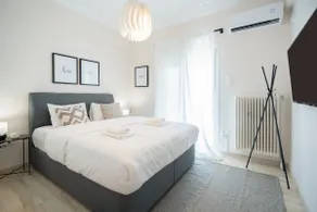 Modern Apartment in Athens with Acropolis & Mt Lycabettus view - Image 2