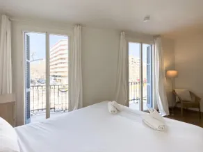 Bed BCN Diagonal, Apartment with 2 beds 2 - Image 2