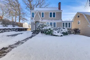 Charming Connecticut Retreat Near Museums & Hiking - Image 3