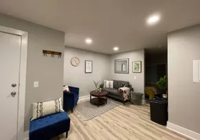 The Liberty Suite 70 -Modern & Spacious Studio - Image 2
