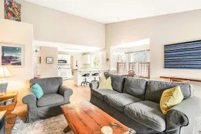 Dog friendly house withspacious deck, gas grill, n - Image 3