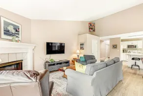 Dog friendly house withspacious deck, gas grill, n - Image 2