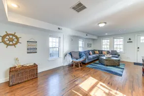 Adorable Cottage: Fire Pit, Walk to Colonial Beach - Image 4