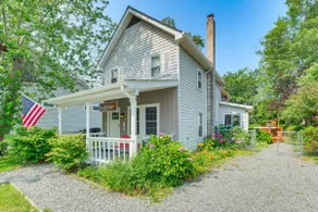Adorable Cottage: Fire Pit, Walk to Colonial Beach - Image 3