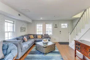 Adorable Cottage: Fire Pit, Walk to Colonial Beach - Image 5