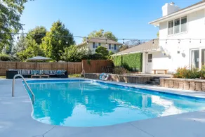 Designer Home w/ Private Yard, Theatre & Games! - Image 2