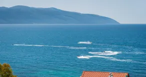 Exclusive Seafront Apartments Apartment 3 by PikHost - Image 4