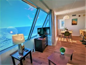 AC Bliss: SkyView Modern Penthouse - Image 3