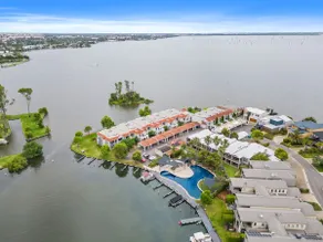 Yarrawonga Lakeside Apartment 40 - Image 2