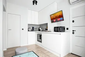 Art, Location, Quiet, Balcony, Perfect for 3 - Image 3
