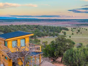 Stylish Tiny Cabin #1 in Kanab - Image 3