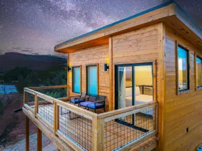 Stylish Tiny Cabin #1 in Kanab - Image 4