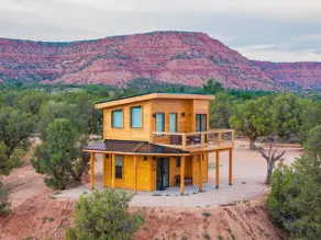 Stylish Cabin #6 with Amazing Views - Image 2
