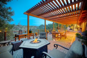 City Getaway • Hot Tub • Fire Pit • BBQ • Arcade - Image 2