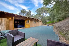City Getaway • Hot Tub • Fire Pit • BBQ • Arcade - Image 4