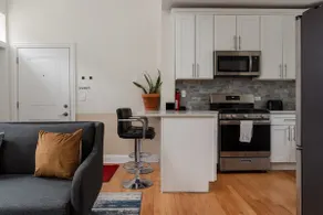 Flexhome Ukrainian Village - 2BR - Convenient Walkability - Image 4