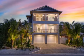 Home with Waterslide, Heated Pool, Spa, Rooftop, Steps to Beach! - Sea The Light - Image 4