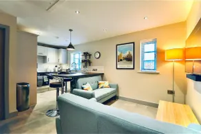 Luxury Two Bed Suite - Walk to Trentham Gardens! - Image 2