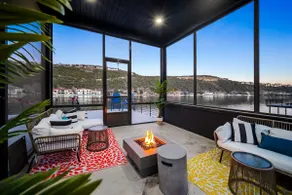 ~Villa Bella Vista~ Luxury on Lake Austin - Image 2