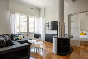 Captivating 2BR Apt#13 at The Met by Zoia Living - Image 4