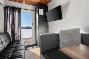 Modern & Upscale Tiny Home, Great Spot near Stowe - Image 4