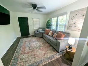 Adorable Cottage, pet friendly - Image 4