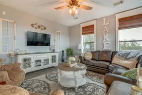 Jonestown Condo on Lake Travis w/ 2 Balconies! - Image 2
