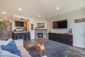 Walk to Ski Resort: Tahoe Donner Studio w/ Balcony - Image 3
