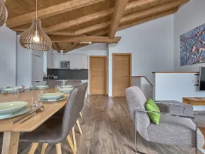 Superb chalet with private wellness - Image 4