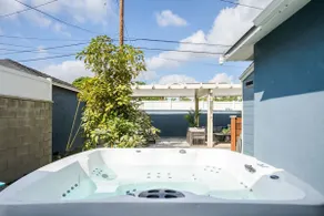 Refreshing Escape| Hot Tub| Games| Beautiful Patio - Image 2